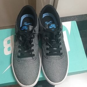 Nike SB. Great condition. Men's 8.5